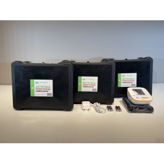 Аптечка первой помощи универсальная в футляре (с автоматическим тонометром) купить