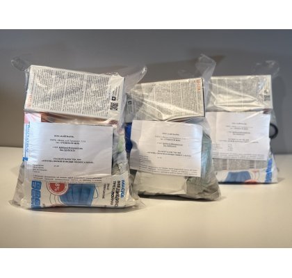 Аптечка первой помощи универсальная без футляра (с автоматическим тонометром) фото